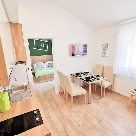Rita - Charming 2plus2 Partialseaview