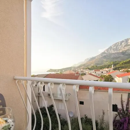 Rita - Charming 2plus2 Partialseaview *